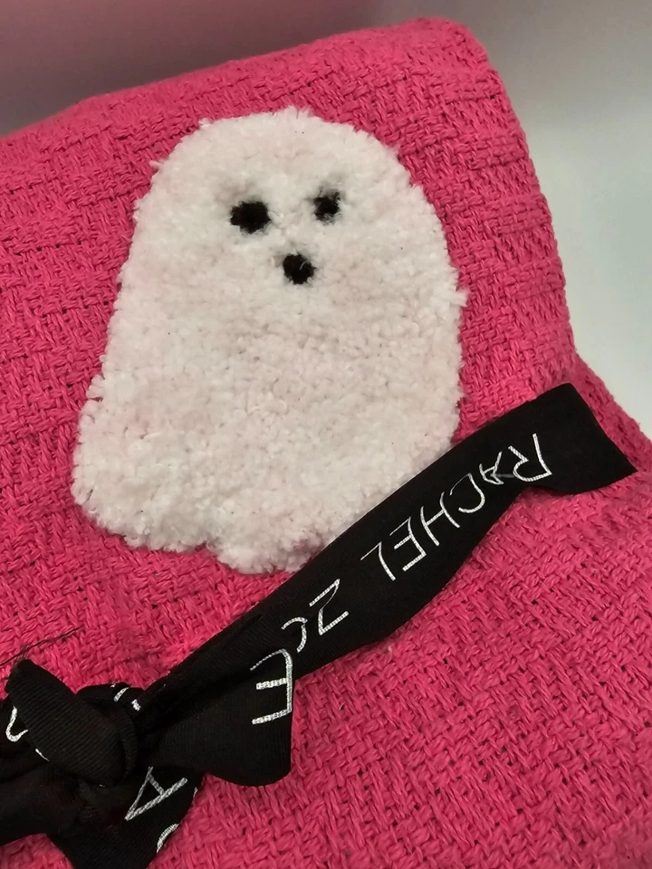 2024 Rachel Zoe Manta Fantasma 50x60 Rosa Blanco Muy Raro Halloween TikTok Foto 3 de 3