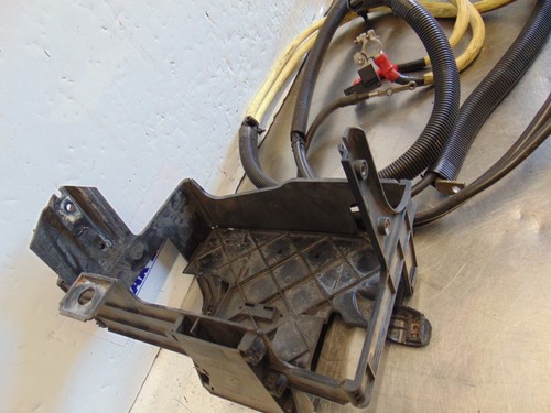 Audi TT Battery cables 98-06 8N 3.2V6 boot to front tray brackets - Picture 2 of 5