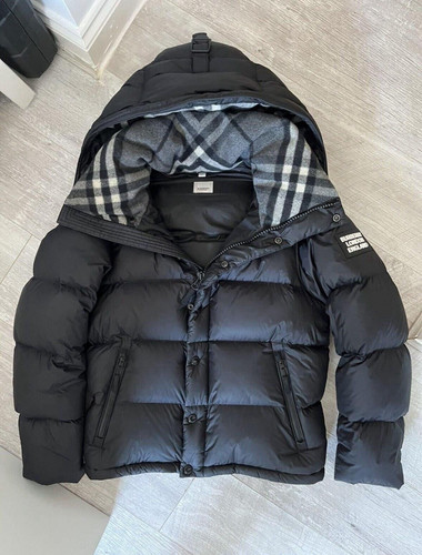 Burberry Lockwell Puffer | Size Medium - Black