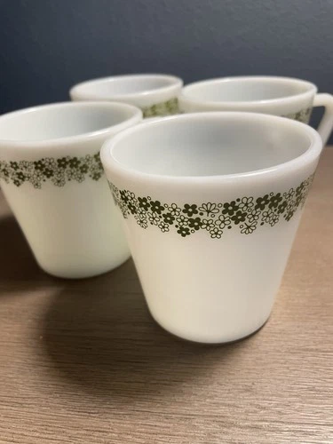 “Vintage Pyrex Spring Blossom Crazy Daisy Coffee Mugs Cups Milk Glass Corning”