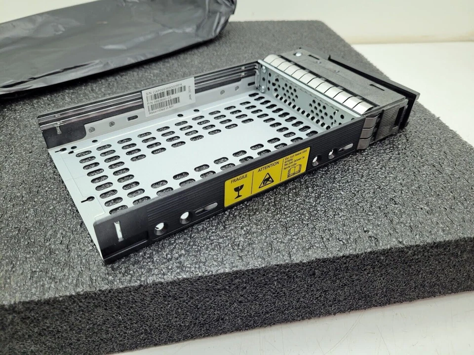 Lot of 10x New NetApp IBM 3.5" HDD Tray Caddy Caddies JBOD SAS SATA DS4246 - Image 3 of 4