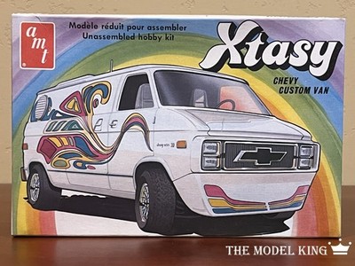 Vintage AMT Xtasy Chevy Custom Van Model Kit T401 1/25 Scale 1977