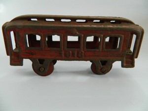 Vintage Cast Iron Toy Train Passenger Car Red Railroad Decor No 1918 5 5 Ebay