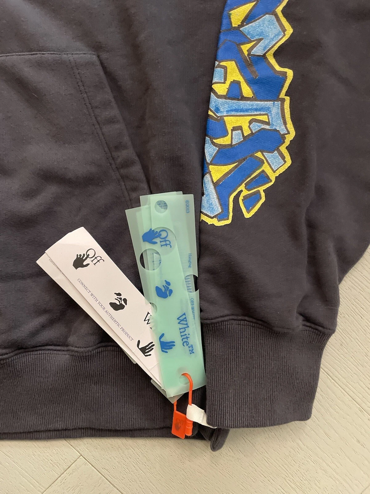 Off White c o Virgil Abloh Graffiti Print Graff Pupp Hoodie