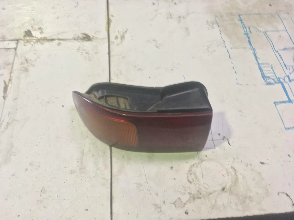 Левый задний фонарь Hyundai Sonata Y3 10/1993-09/1996 - Изображение 3 из 4