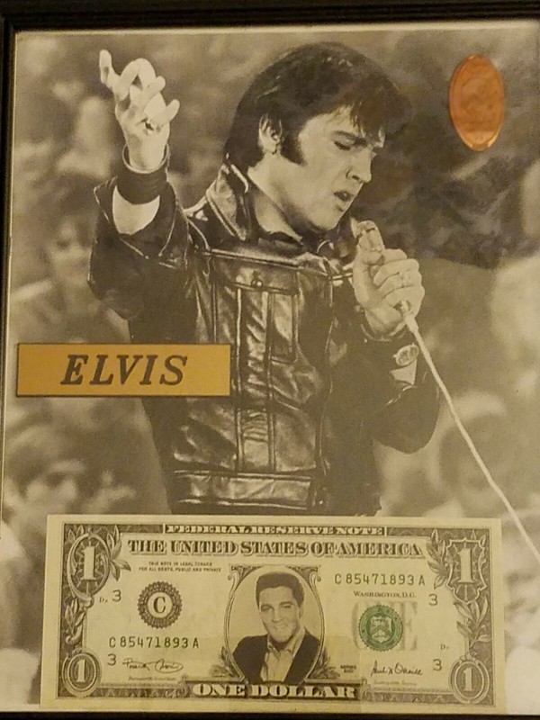 ~ELVIS PRESLEY~ "68" ~COMEBACK SPECIAL BLACK LEATHER 8x10 B/W PHOTO  WITH MONEY 