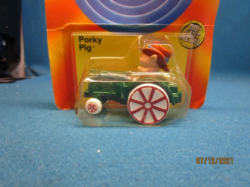 Ertl Looney Tunes Porky Pig on Tractor 1/64 scale New in Package 1989 - Picture 2 of 12