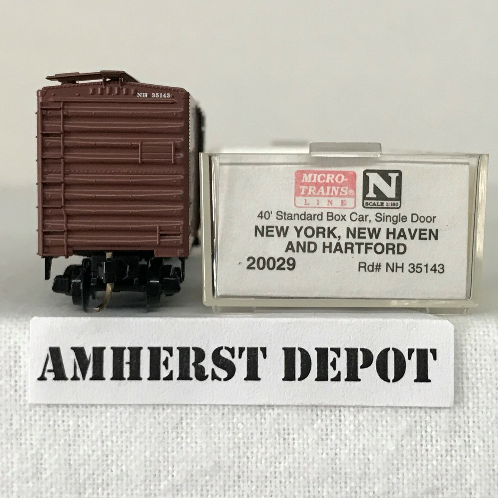 MicroTrains Box Car New York New Haven Hartford 40' NH Boxcar NH Brown