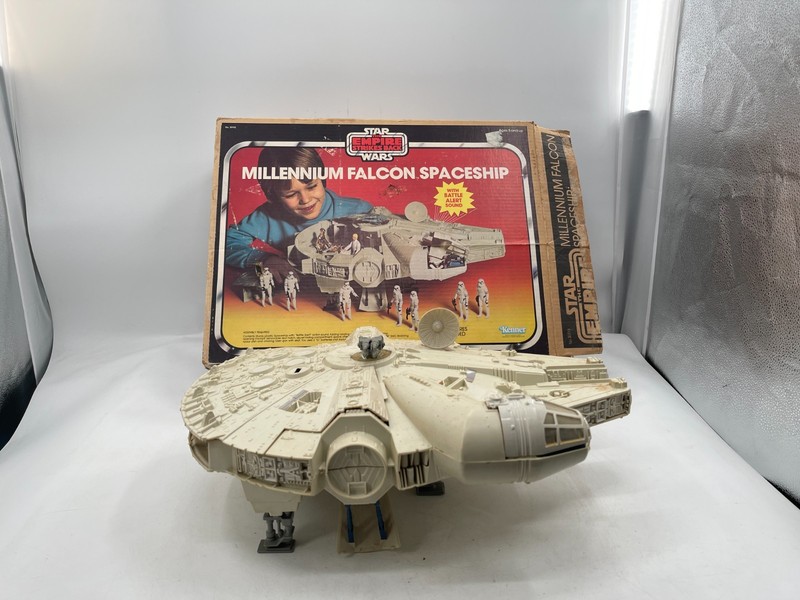 1979 STAR WARS ESB “MILLENIUM FALCON” WITH ORIGINAL BOX See Pictures