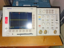 Tektronix TDS3032 300MHz 2CH Digital Phosphor Oscilloscope Powers On