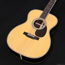 Chitarra acustica naturale Martin OM-42 Standard 2025 quasi nuova con...