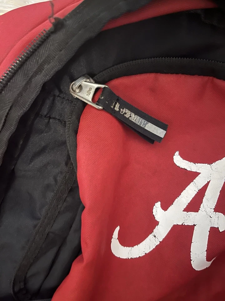 Mochila esportiva Nike Max Air Alabama maré carmesim (tem zíper quebrado) - Imagem 2 de 4