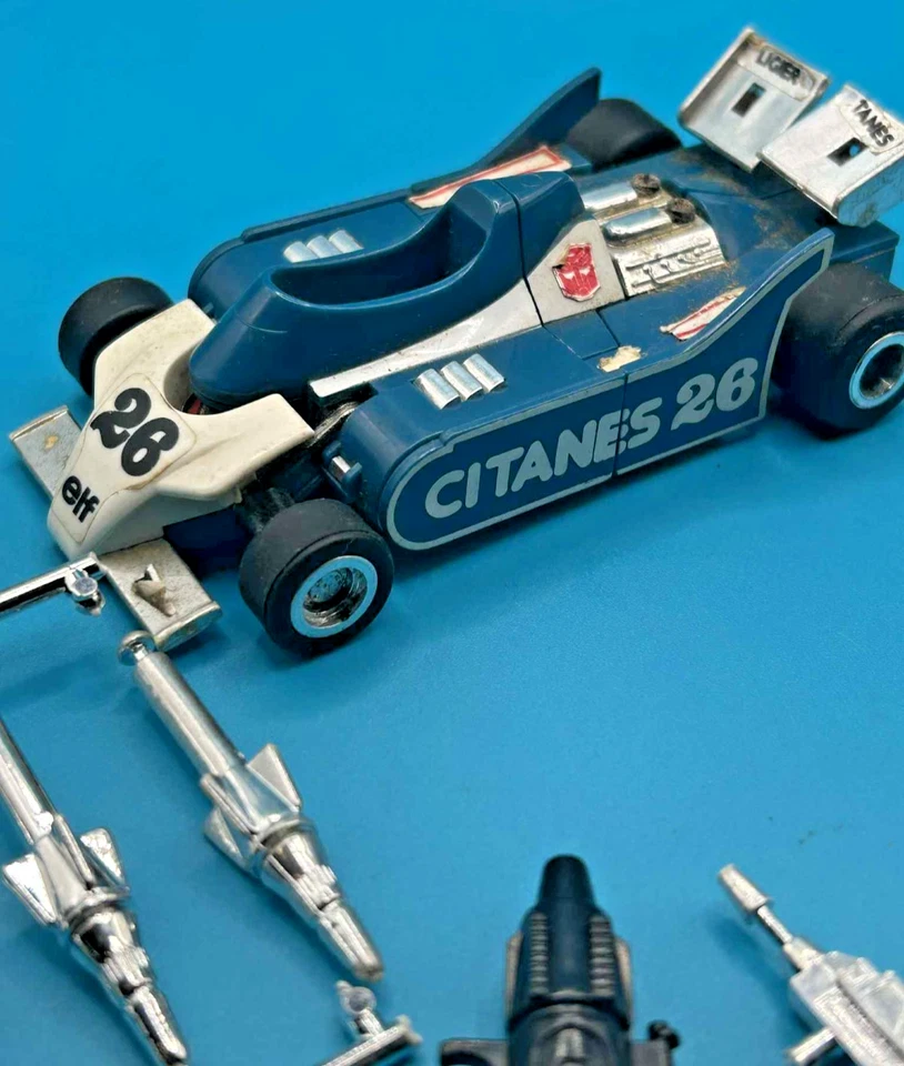 Mirage 100% Complete 1984 Vintage G1 Transformers Hasbro Action Figure - Image 3 of 4