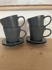 4 Kaffeetassen & Untertassen