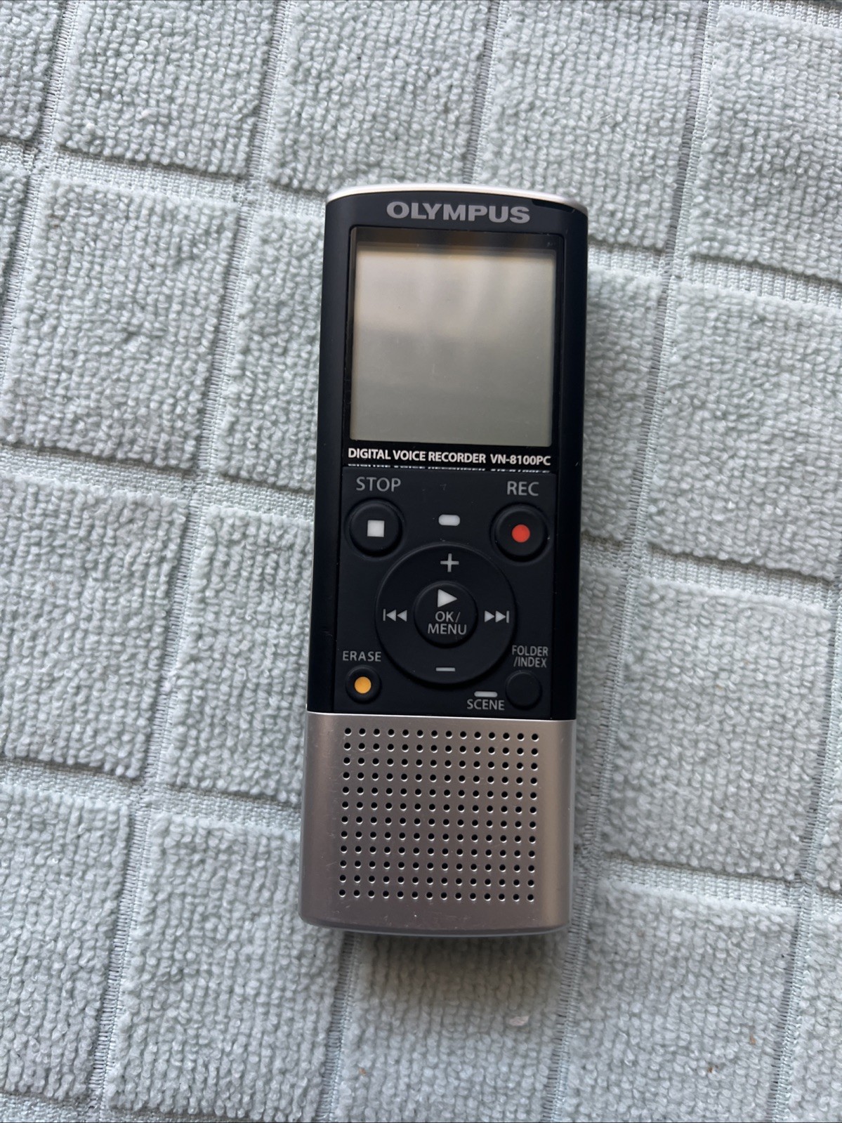 Olympus VN-8100PC Digital Voice Recorder Black & Silver Tested Working
