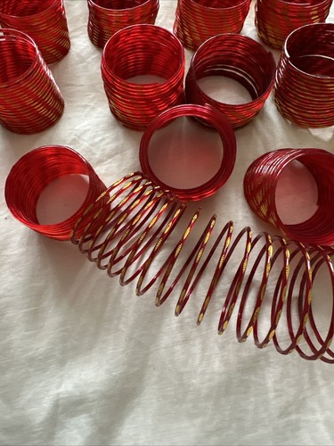 JOBLOT BUNDLE 24 SETS OF COIL SPRING BANGLES BRACELETS RED /GOLD PLASTIC - Picture 5 of 14