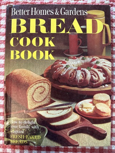 Better Homes and Garden Cook Book Vintage Set - Bread And Holiday - Picture 2 of 9