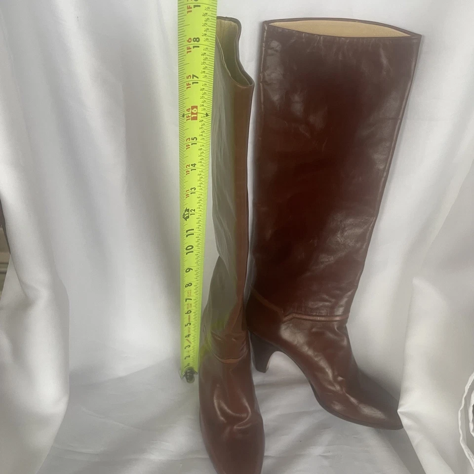 Botas hasta la rodilla Bally de cuero marrón/borgoña para mujer talla 5 Italia Foto 3 de 4