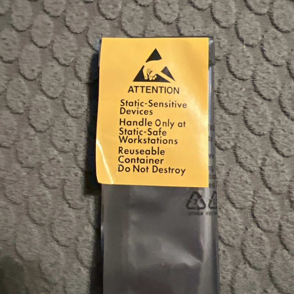 NEW Lenovo 51J0504 43R2033 2GB DDR3 ECC Memory 1333MHz TS D20 4155, D20 2RX8 - Image 3 of 4