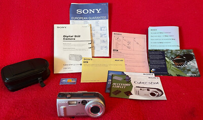 SONY Cyber-Shot 3.3 Mega Pixels f=8.0-24mm 1:2.8 mit Zubehör-Paket Tasche Bedien