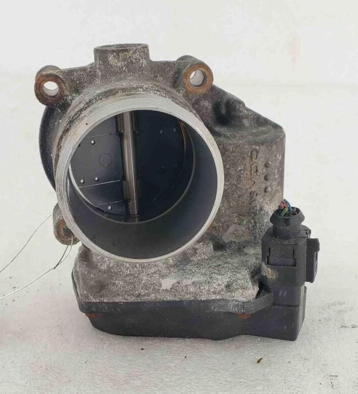 Conjunto de carrocería del acelerador Volkswagen Passat 2,0 L 2006 2007 2008 2009 2010 2011 Foto 3 de 4