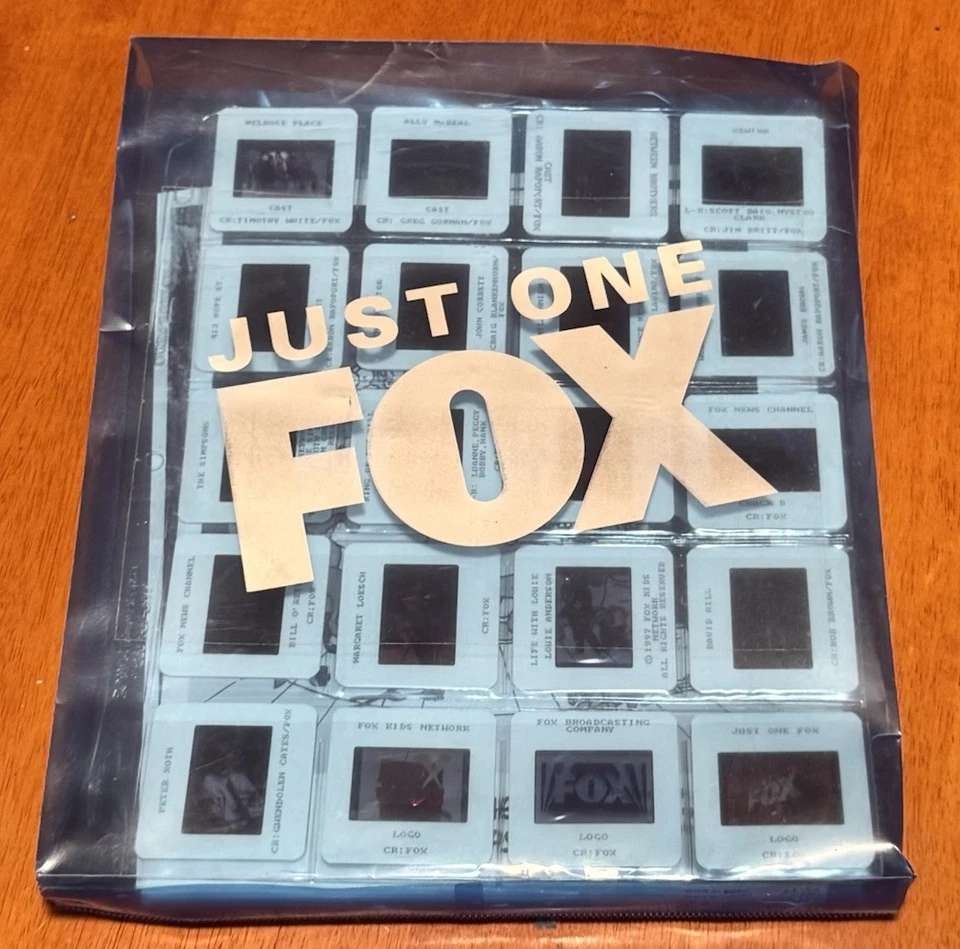 FOX PUBLICITY PRESS KIT PROMO PHOTOGRAPHS & 20 COLOR SLIDES SIMPSONS X-FILES - Image 2 of 4