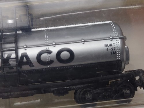 N Scale Model Power 3456: Texaco Chemical Tank Car 6305 Set Of Two - Picture 9 of 9