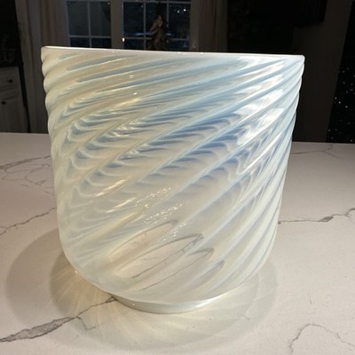Antique Victorian Opalescent Swirl Lamp Shade 4  Fitter UV Slight Glow Exc. Cond