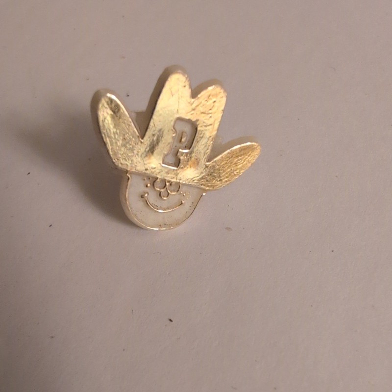 Vintage plastic PONDEROSA STEAKHOUSE RESTAURANT TOY RING PRIZE JEWELRY