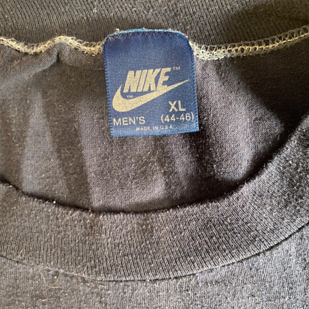 1983 VINTAGE 80s NIKE BLUE TAG T-SHIRT SZ L LILAC BLOOMSDAY 1983 VINTAGE 80s NIKE BLUE TAG T-SHIRT SZ L LILAC BLOOMSDAY