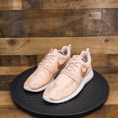 nike roshe one rose gold