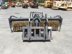 Caterpillar IT BROOM Sweeper Attachment