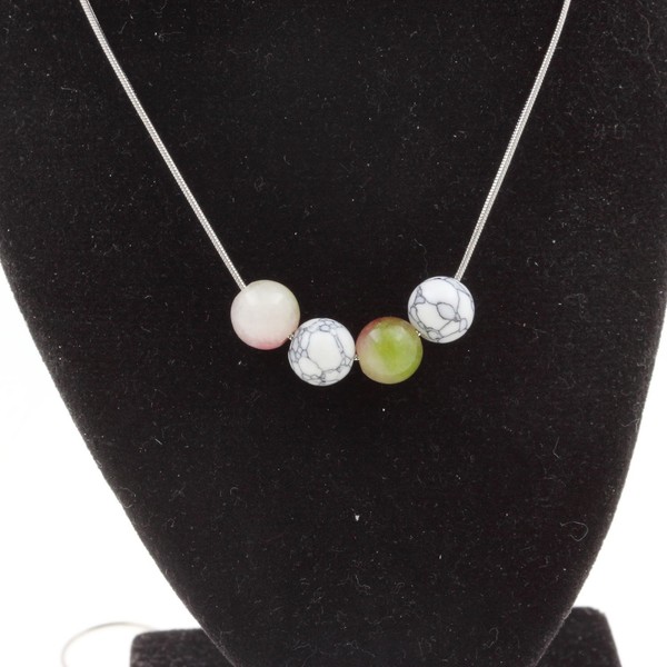 Halskette Perlen Wassermelonen-Turmalin + Howlith 8 Mm Kette Aus Edelstahl-image