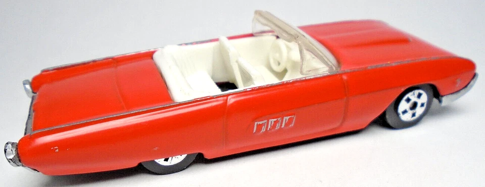 COCHE FORD THUNDERBIRD CONVERTIBLE ROJO 1:64 DIECAST 3 1/8" DISNEY FLUBBER '63 Foto 4 de 4