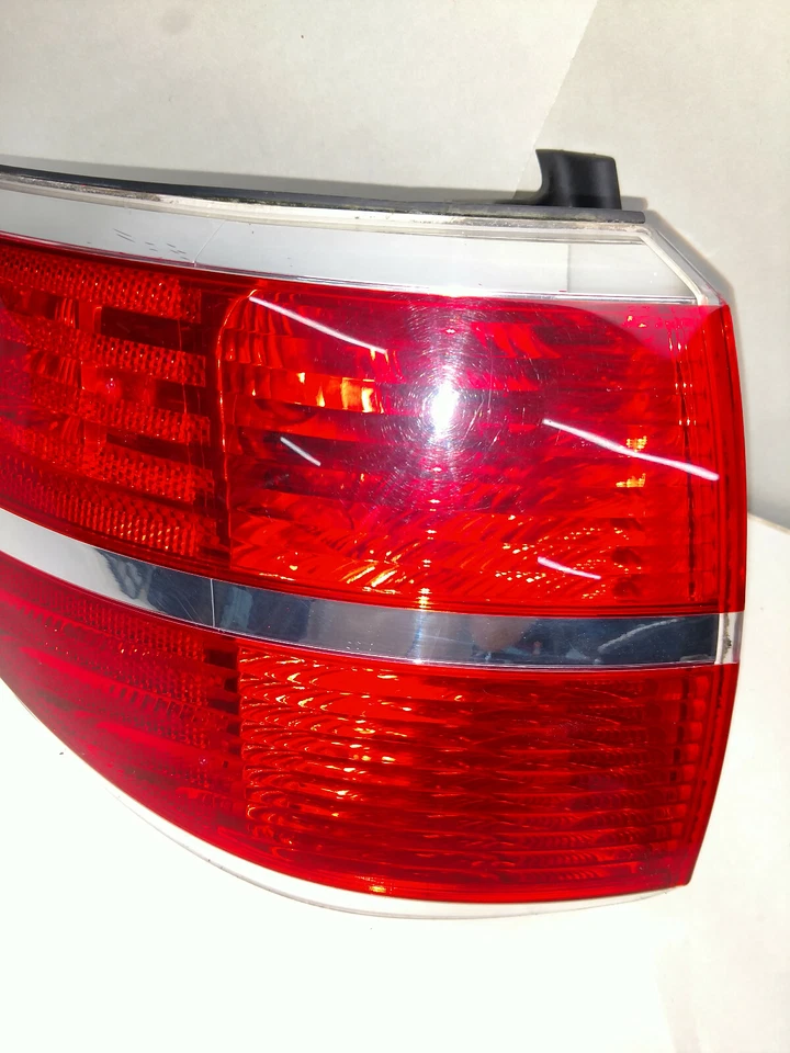 Luz trasera Saturn Outlook 2007-2010 lado izquierdo fabricante de equipos originales Foto 2 de 4