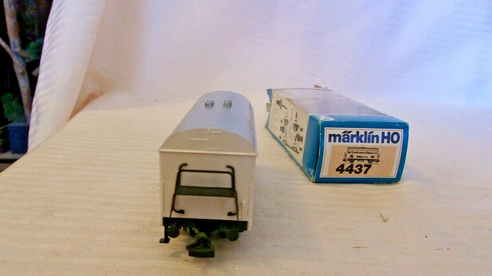 HO Scale Marklin Beer Reefer Car, Bad Staatsbrauerel Rothaus A.G., White #4437 - Image 3 of 4