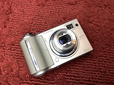 Fujifilm Finepix E510 Digital Camera 5.2MP Silver Tested Working