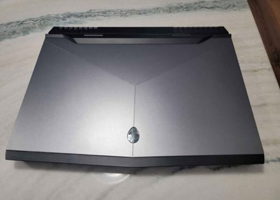 Alienware R17