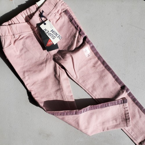 $160 Retail ~ Gap Girls Size 5 High Stretch Jeans Black Blue Pink Patches NEW - Picture 2 of 10