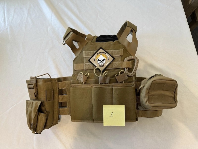 FLYYE JPC Style Best Coyote Brown Medium With Pouches.