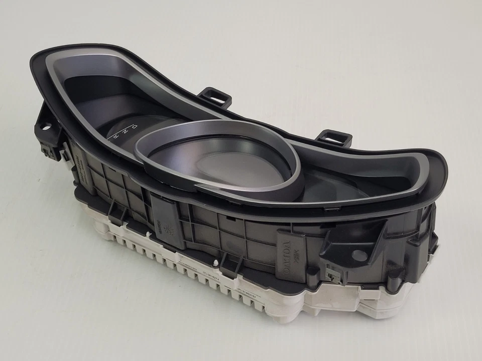 Volvo V40 M Series Dash Instrument Cluster Petrol Auto 31453157 180080k 12 - 19 - image 3 of 4