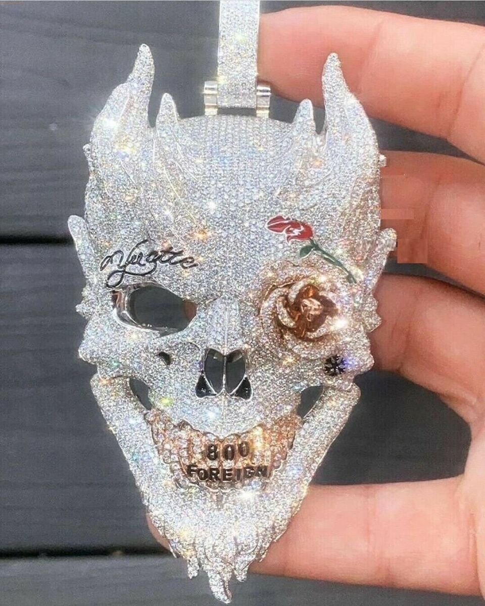 Gorgeous Skull With Rose Eye Vivid White 4.62CT Cubic Gorgeous Skull With Rose Eye Vivid White 4.62CT Cubic