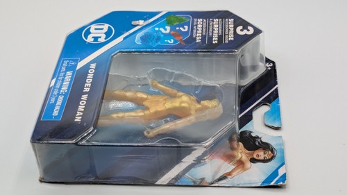 4" Gold Wonder Woman DC Figure & 3 Surprise Accessories New 2022 Spin Master - Picture 4 of 4