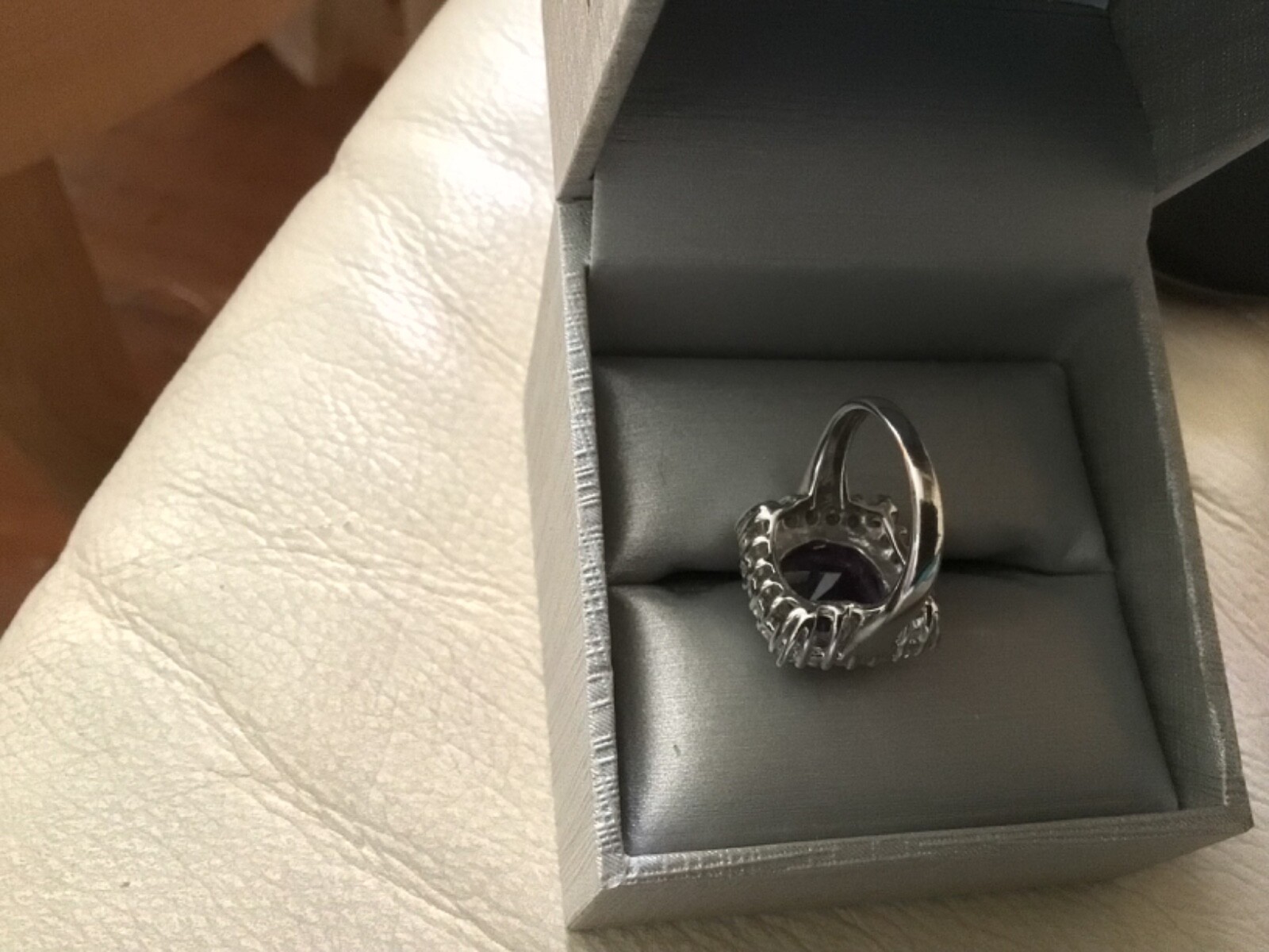 This Amethyst gemstone dinner ring steals the sho… - image 4