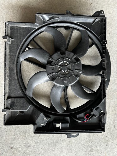 2007-2013 BMW 335i cooling fan - Picture 5 of 8