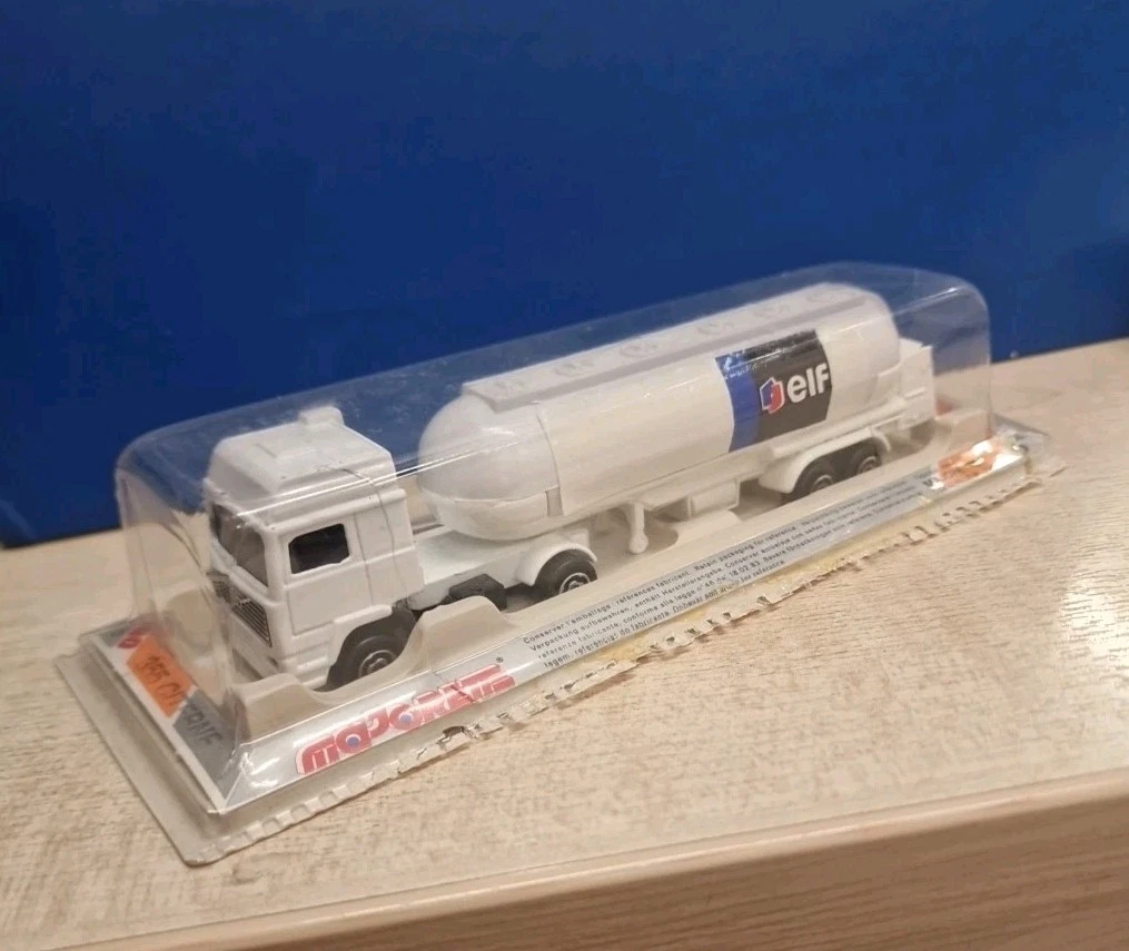 Majorette France Vintage – Poids Lourd Pétrol Company – Blister Série 3000 – Chevrolet Blazer