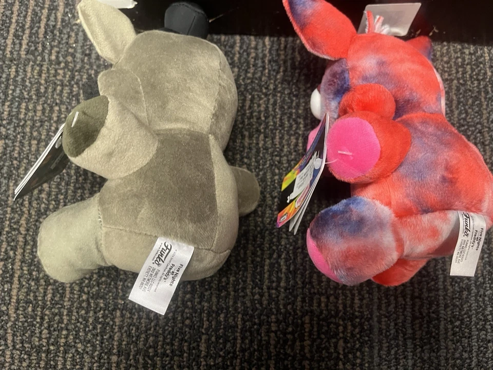 Pelúcia FNAF Spring Dirt Foxy RARA e Spring Trap Freddy edição rara - Imagem 3 de 3