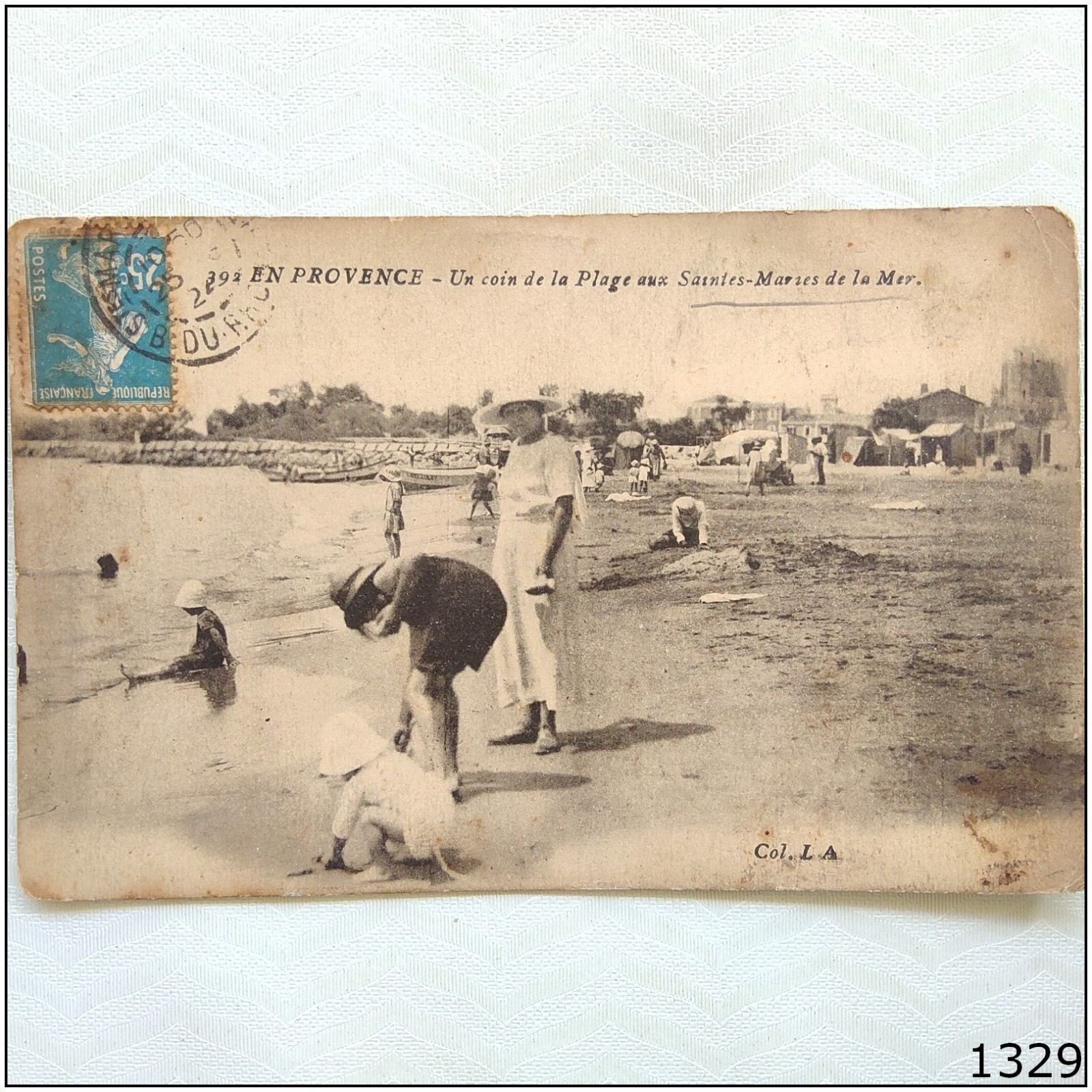 France Vintage Postcard (P1329)