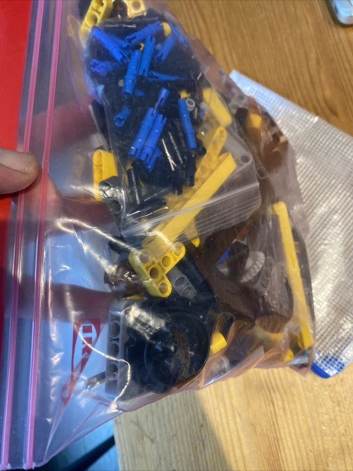 LEGO Technic 42094 Tracked Loader, photo 2 of 3
