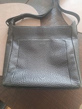 VOI Damen Lederhandtasche in Schwarz